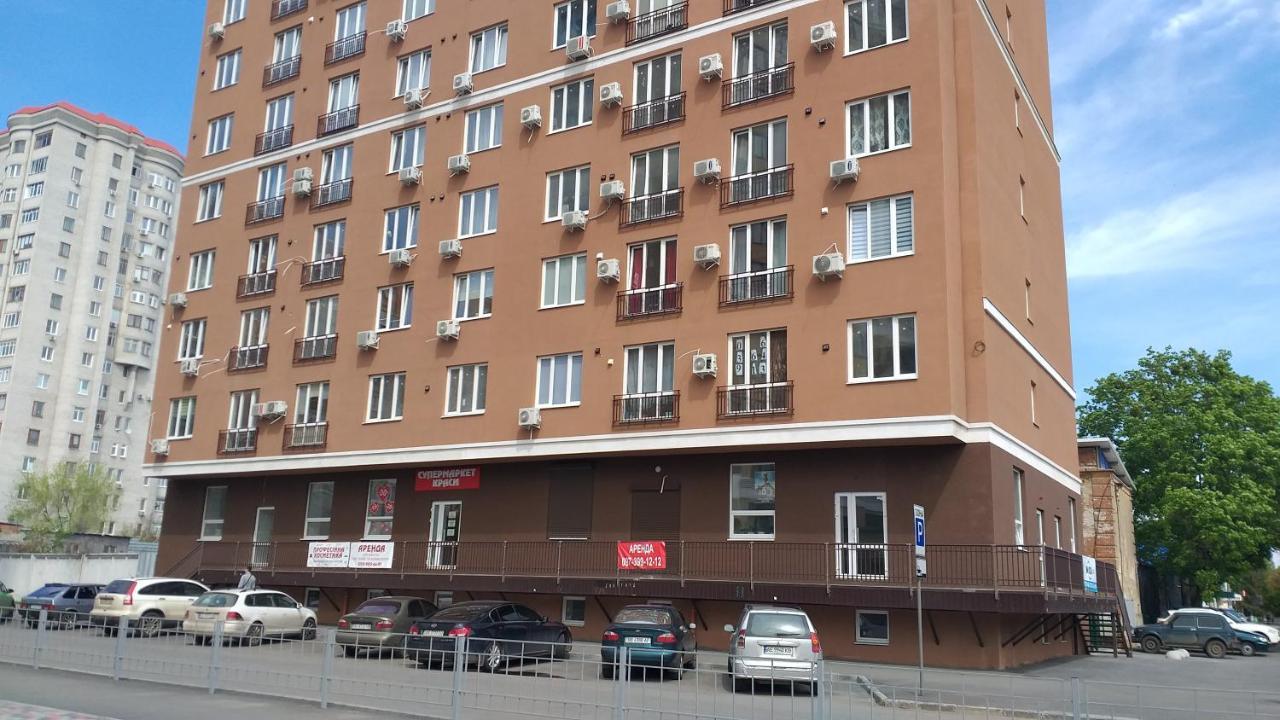Белая Студия Вокзал Харьков-Пассажирский エクステリア 写真